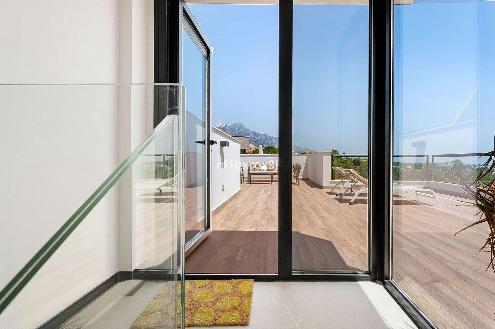 3 bedroom Penthouse for sale in Nueva Andalucia - € 1,330,000 (Ref: 10020419)