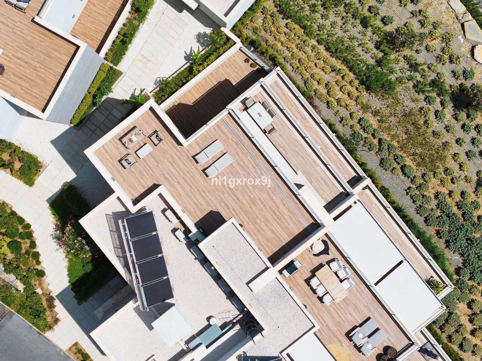3 bedroom Penthouse for sale in Nueva Andalucia - € 1,330,000 (Ref: 10020419)
