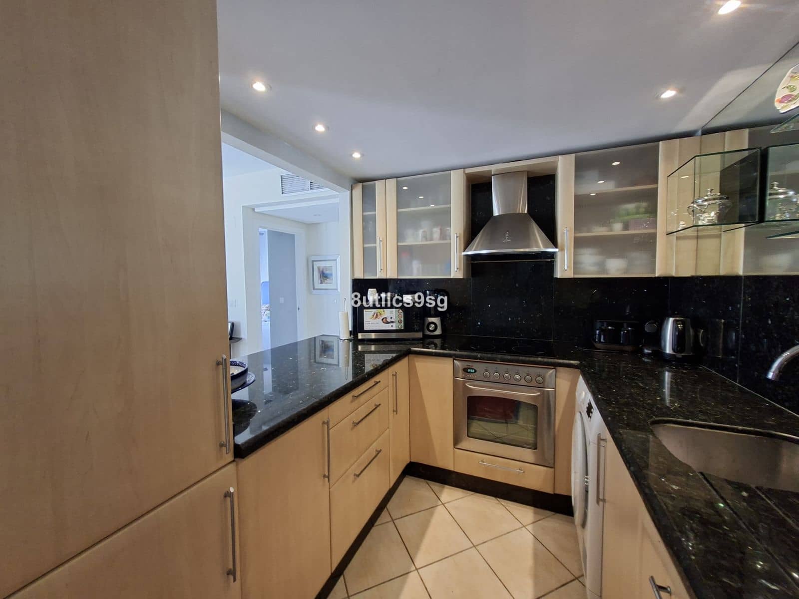 3 bedroom Penthouse for sale in Puerto Banus - € 890,000 (Ref: 10020420)