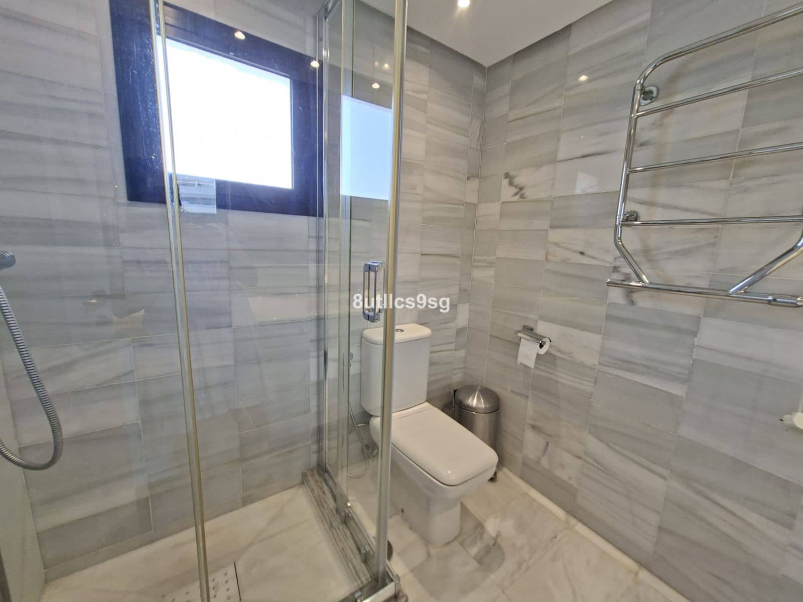 3 bedroom Penthouse for sale in Puerto Banus - € 890,000 (Ref: 10020420)