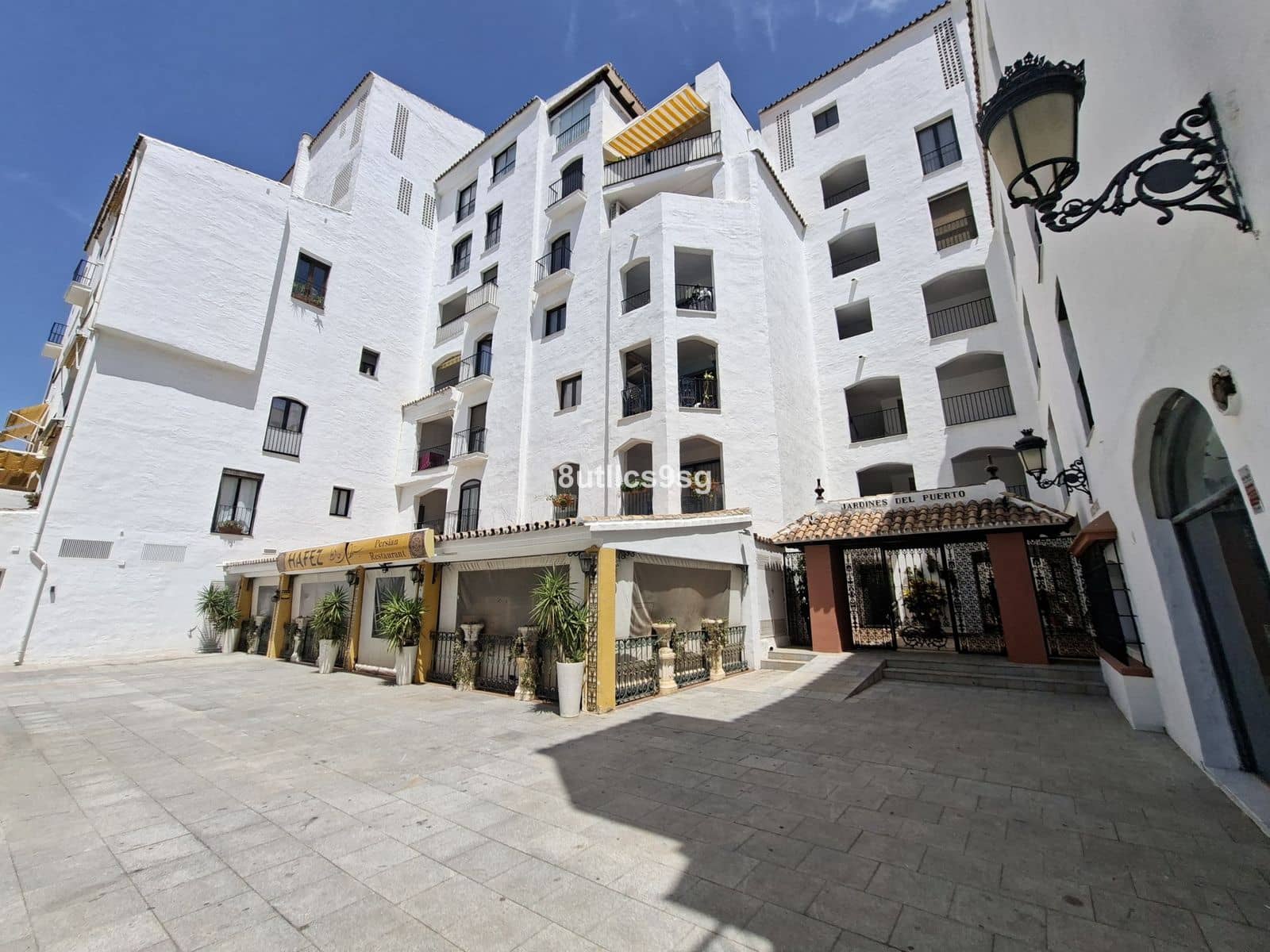 3 bedroom Penthouse for sale in Puerto Banus - € 890,000 (Ref: 10020420)