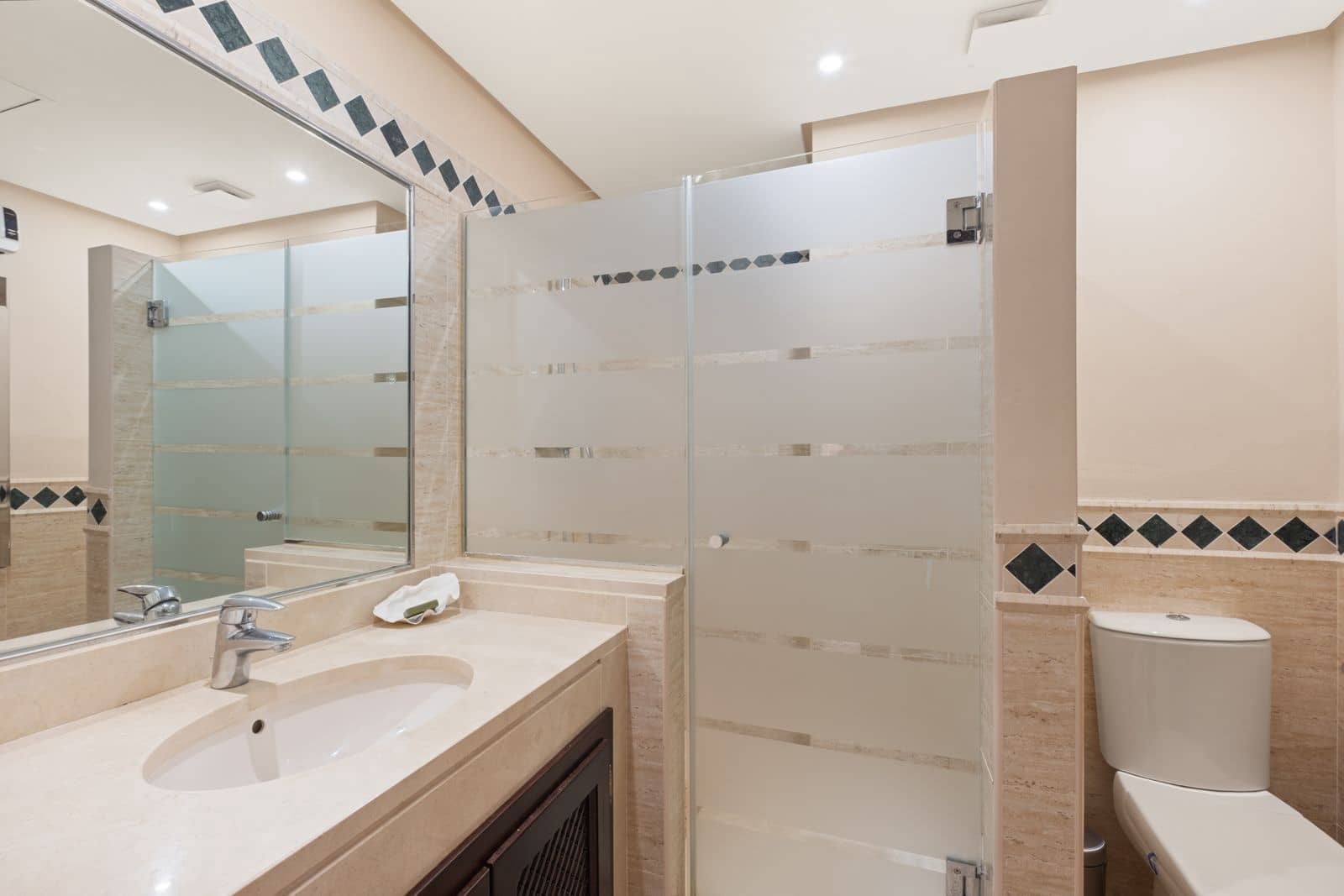 3 quarto Penthouse para venda em La Mairena - 619 000 € (Ref: 10020423)