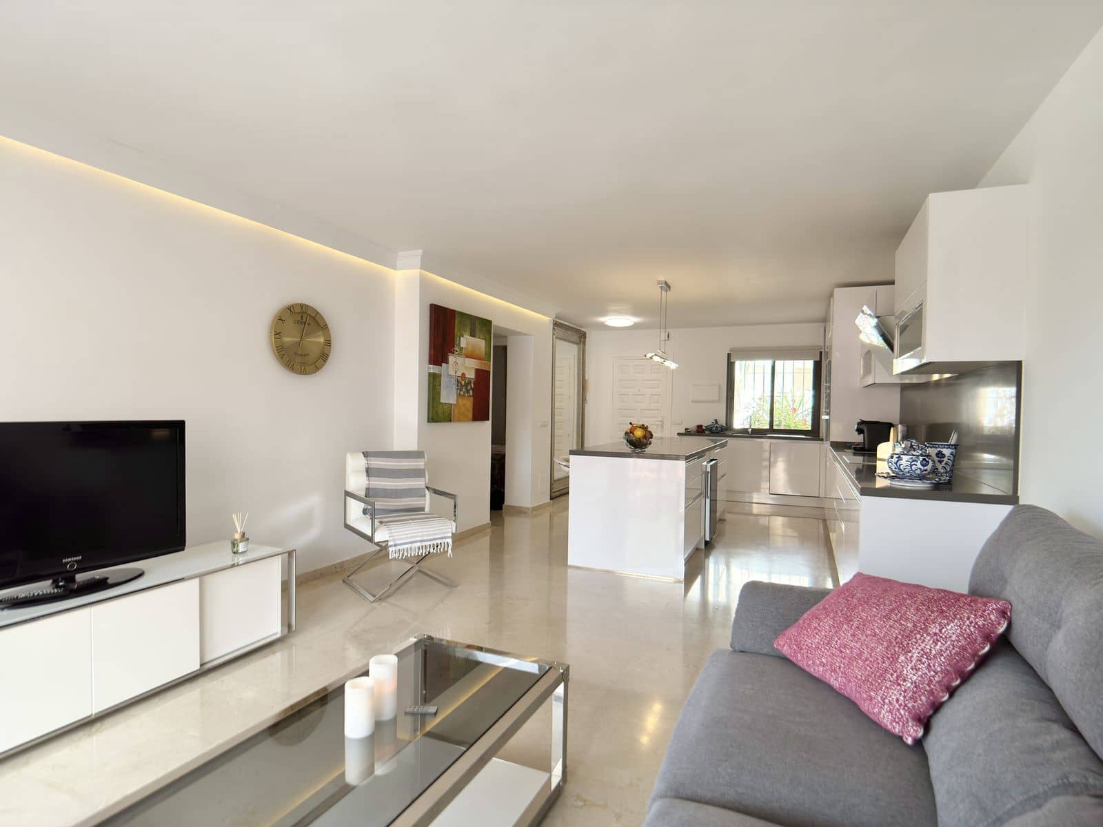 2 slaapkamer Appartement te koop in Nueva Andalucia - € 670.000 (Ref: 10020424)