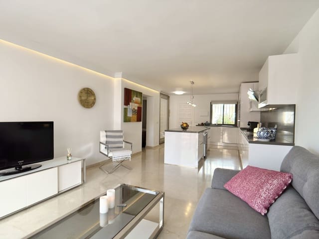 2 slaapkamer Appartement te koop in Nueva Andalucia, Marbella - € 670.000 (Ref: 10020424)