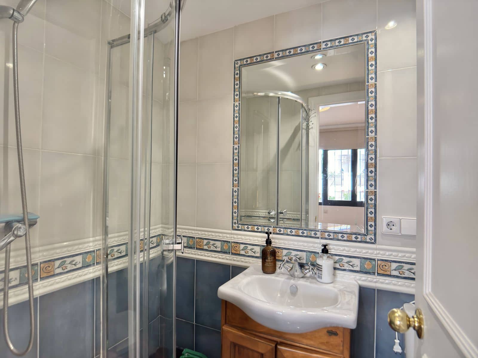 2 slaapkamer Appartement te koop in Nueva Andalucia - € 670.000 (Ref: 10020424)