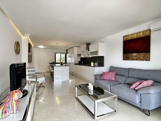 2 slaapkamer Appartement te koop in Nueva Andalucia, Marbella - € 670.000 (Ref: 10020424)