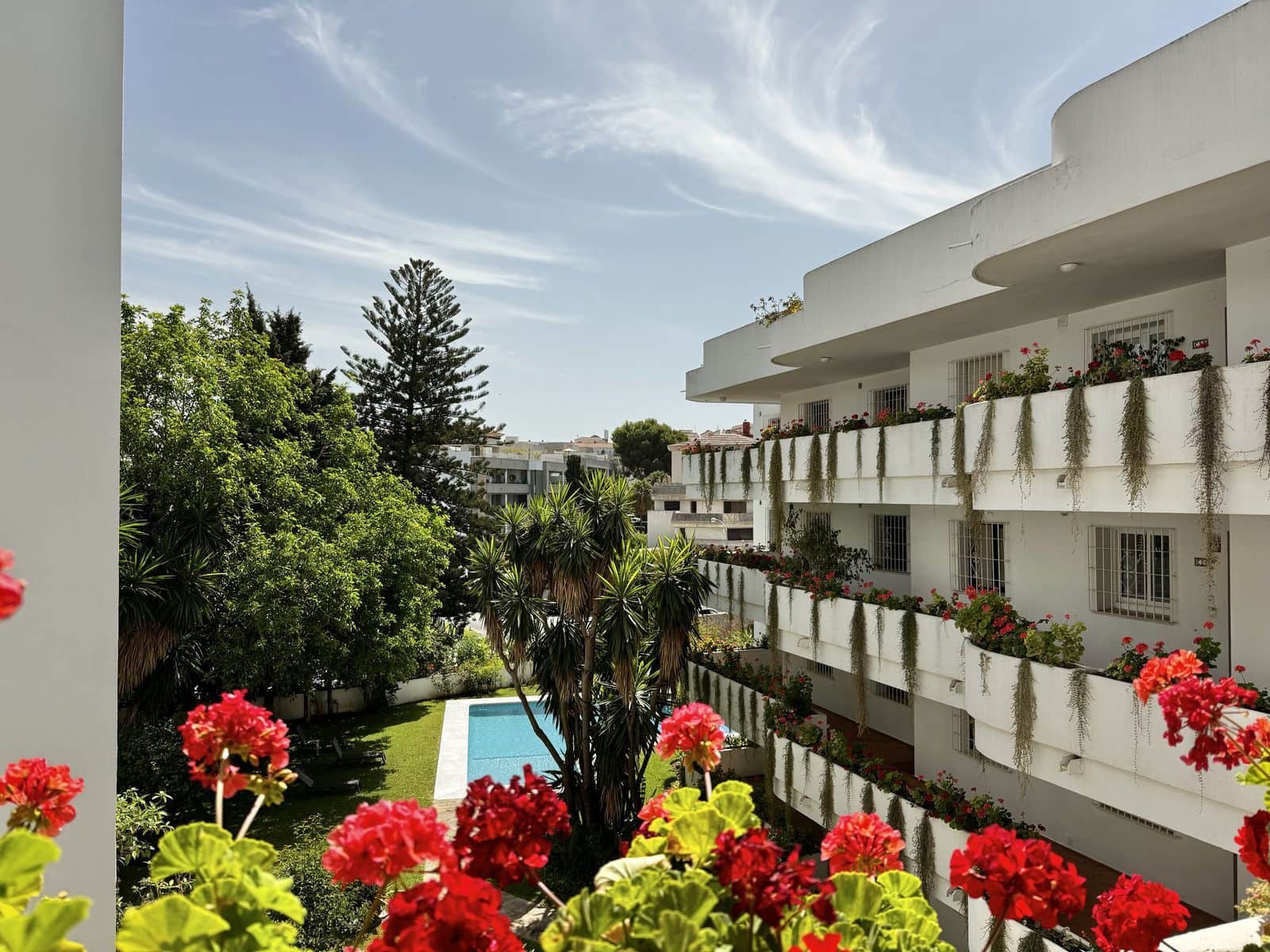 2 slaapkamer Appartement te koop in Nueva Andalucia - € 670.000 (Ref: 10020424)