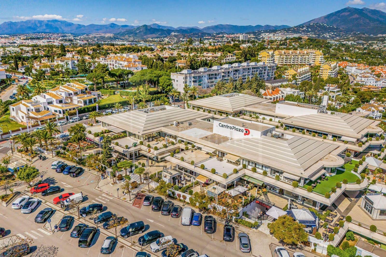 2 slaapkamer Appartement te koop in Nueva Andalucia - € 670.000 (Ref: 10020424)