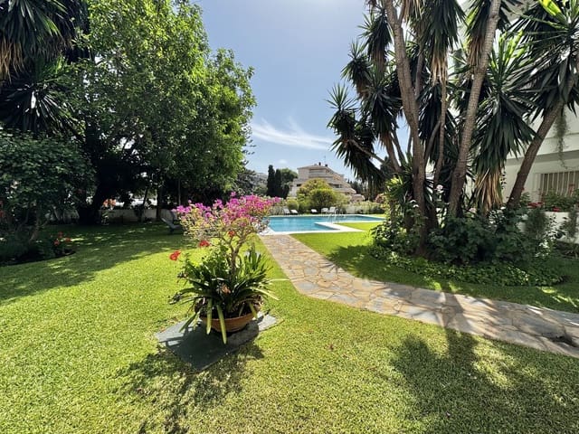 2 slaapkamer Appartement te koop in Nueva Andalucia, Marbella - € 670.000 (Ref: 10020424)