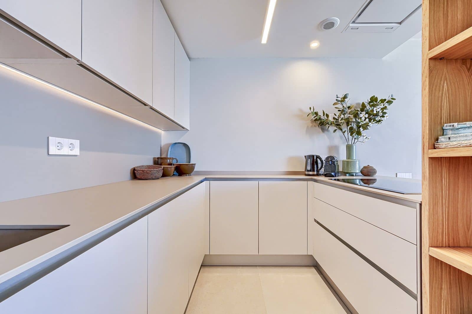 3 bedroom Apartment for sale in New Golden Mile - € 995,000 (Ref: 10020425)