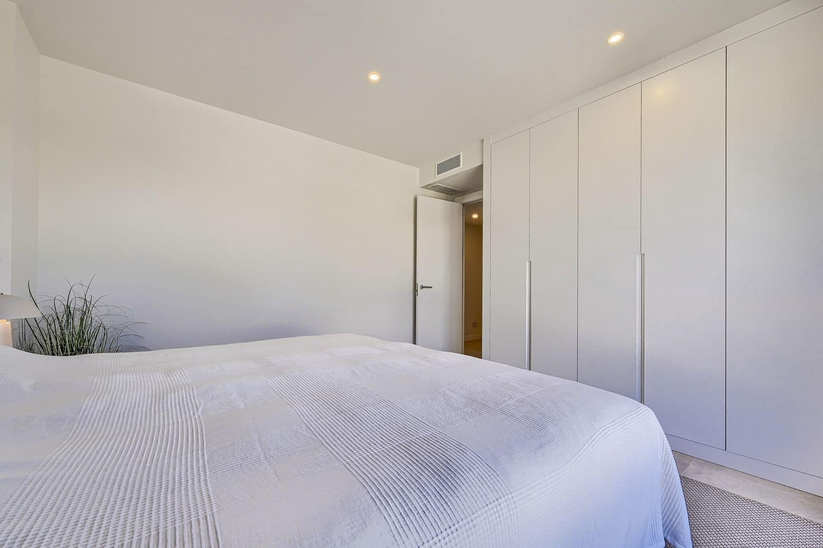 3 bedroom Apartment for sale in New Golden Mile - € 995,000 (Ref: 10020425)