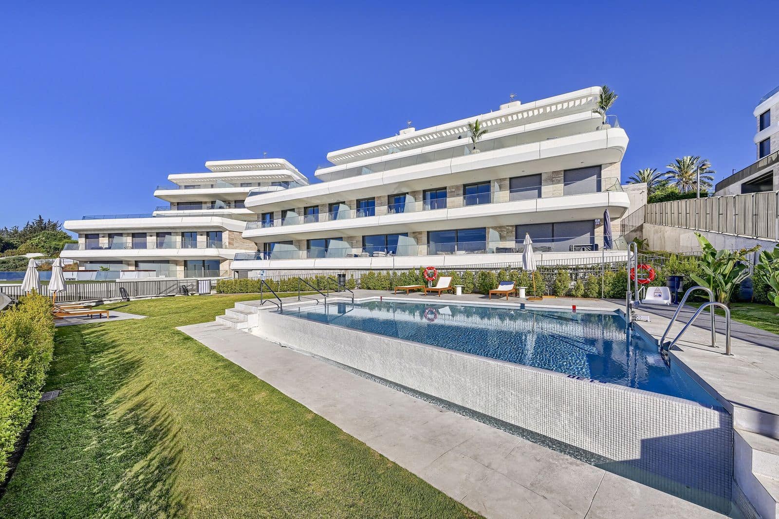 3 bedroom Apartment for sale in New Golden Mile - € 995,000 (Ref: 10020425)