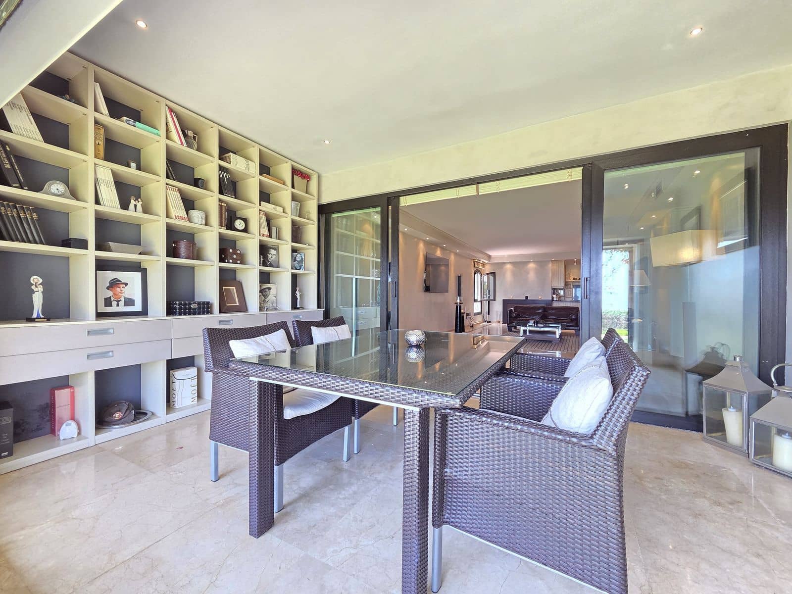 2 bedroom Apartment for sale in Puerto Banus - € 1,200,000 (Ref: 10020428)