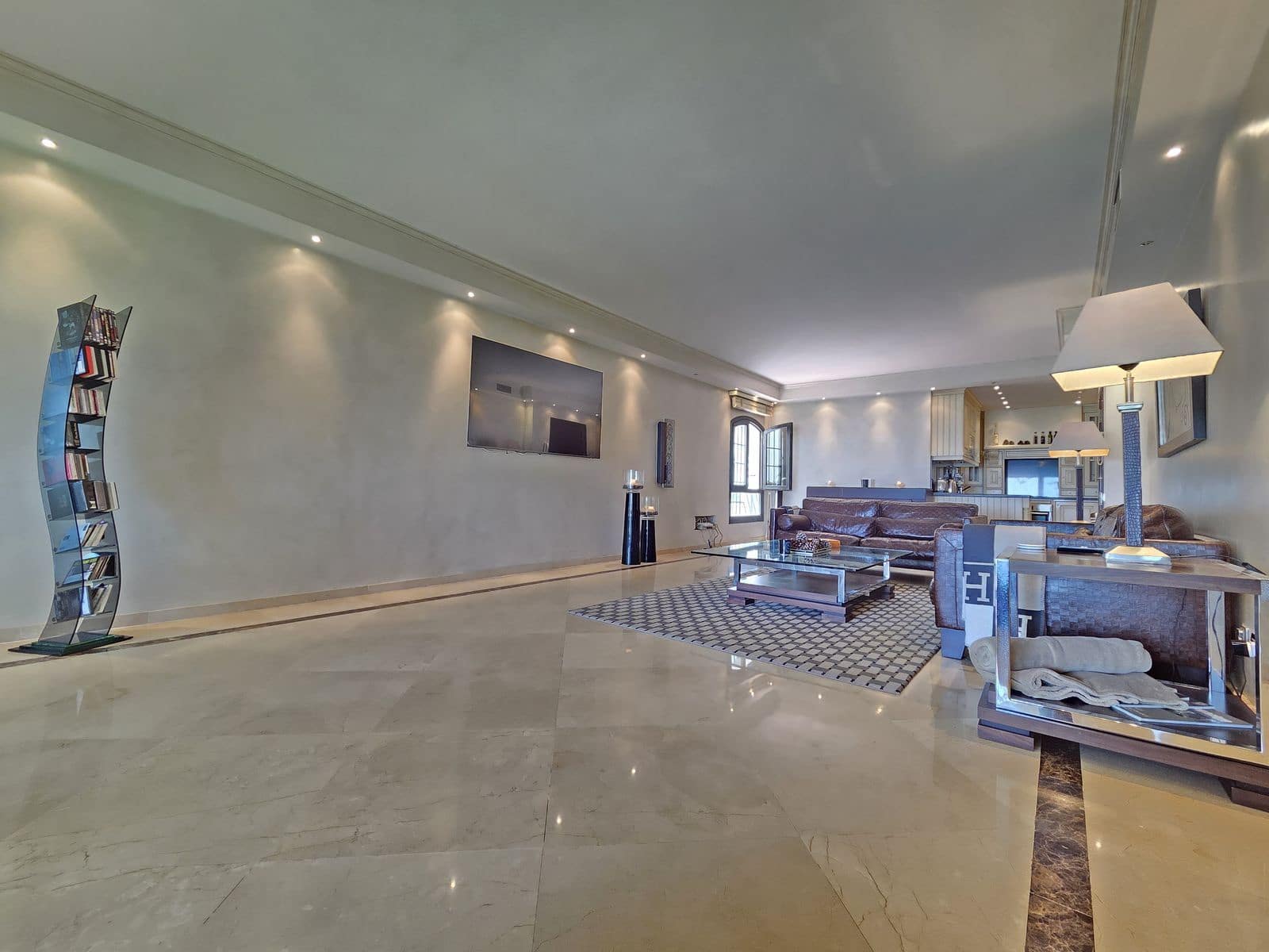2 bedroom Apartment for sale in Puerto Banus - € 1,200,000 (Ref: 10020428)
