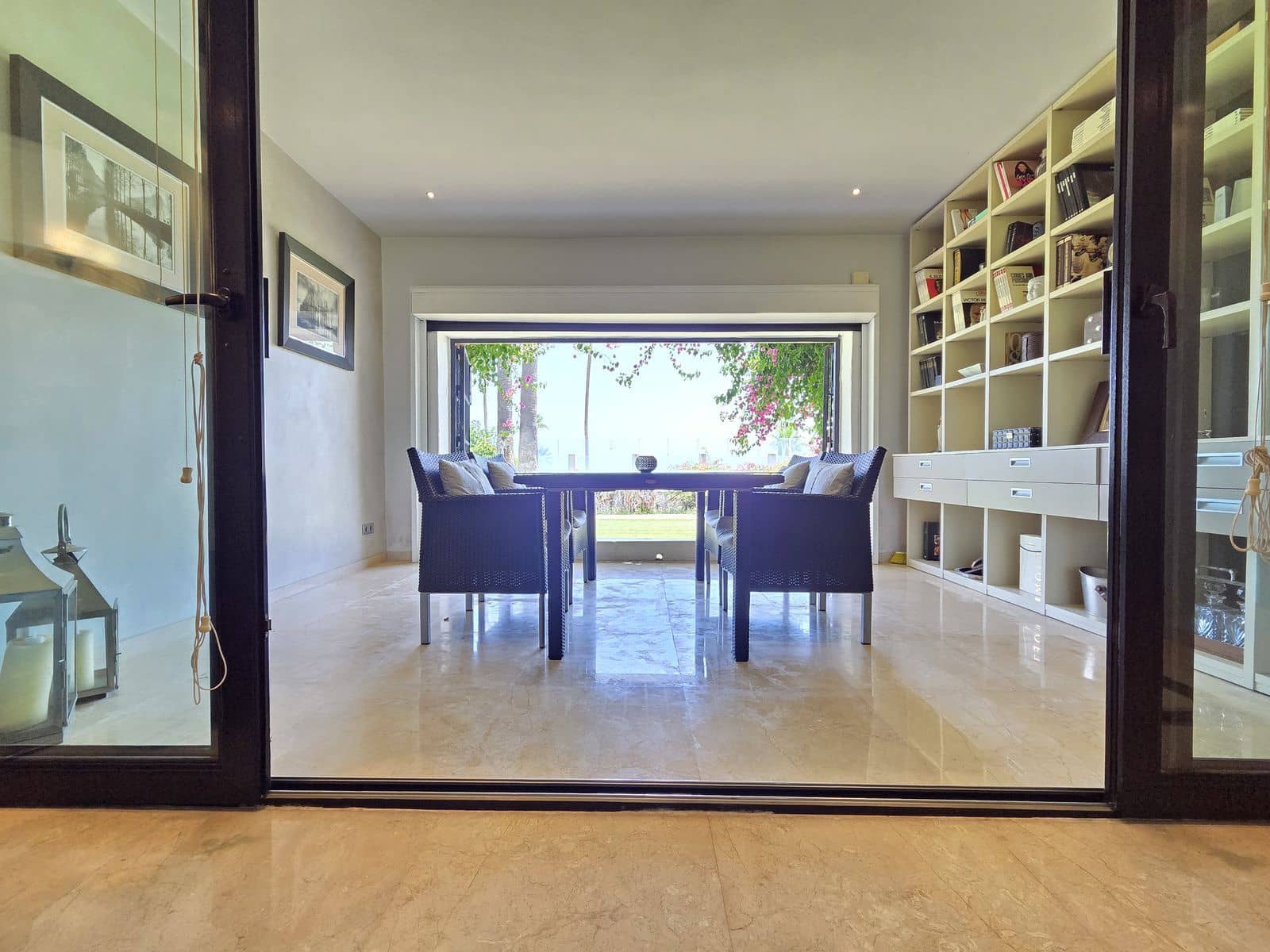 2 bedroom Apartment for sale in Puerto Banus - € 1,200,000 (Ref: 10020428)