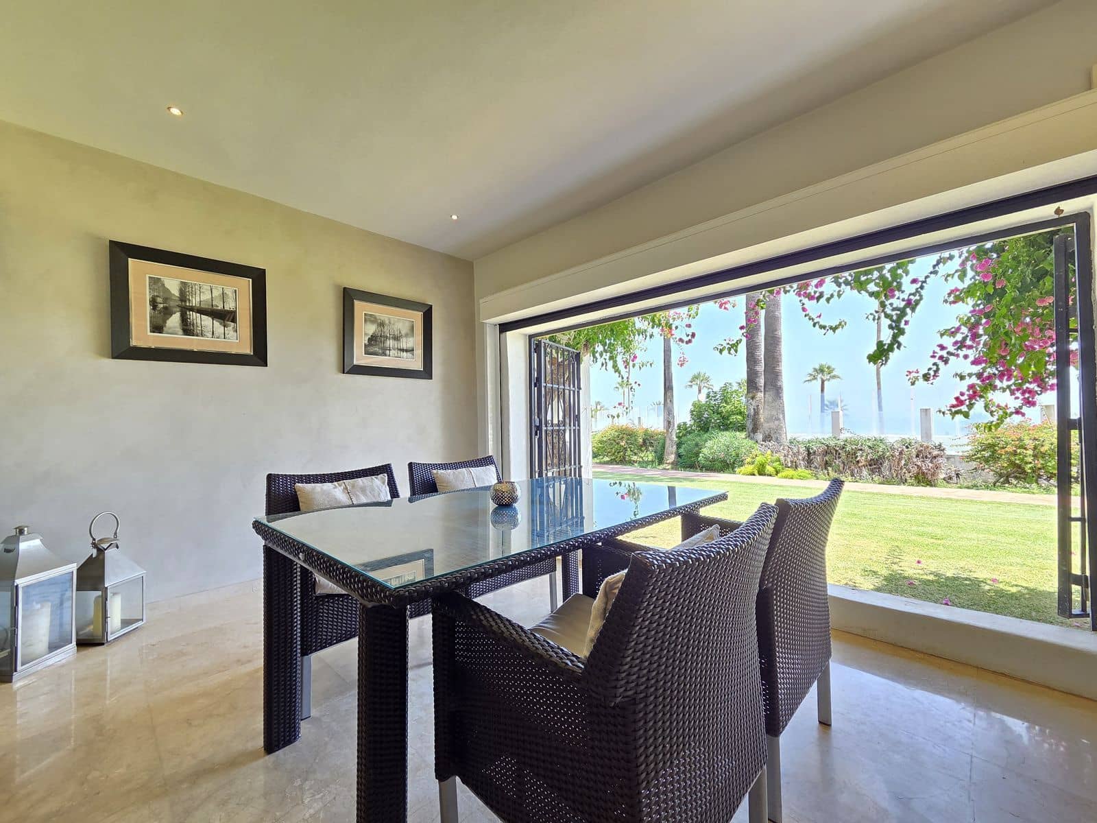 2 bedroom Apartment for sale in Puerto Banus - € 1,200,000 (Ref: 10020428)