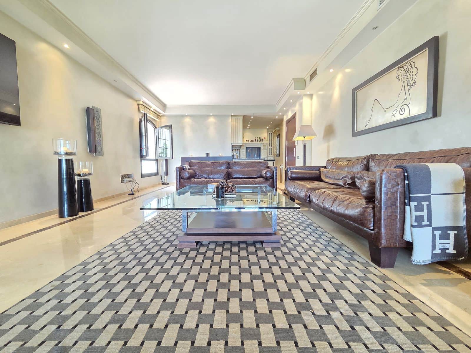 2 bedroom Apartment for sale in Puerto Banus - € 1,200,000 (Ref: 10020428)