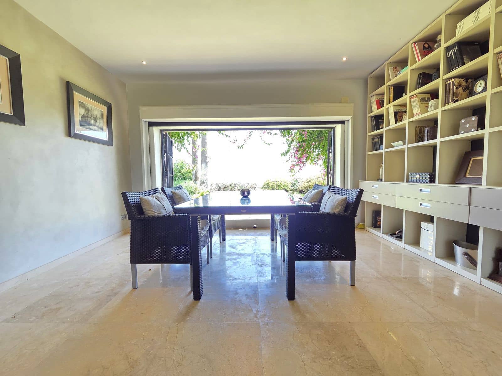 2 bedroom Apartment for sale in Puerto Banus - € 1,200,000 (Ref: 10020428)