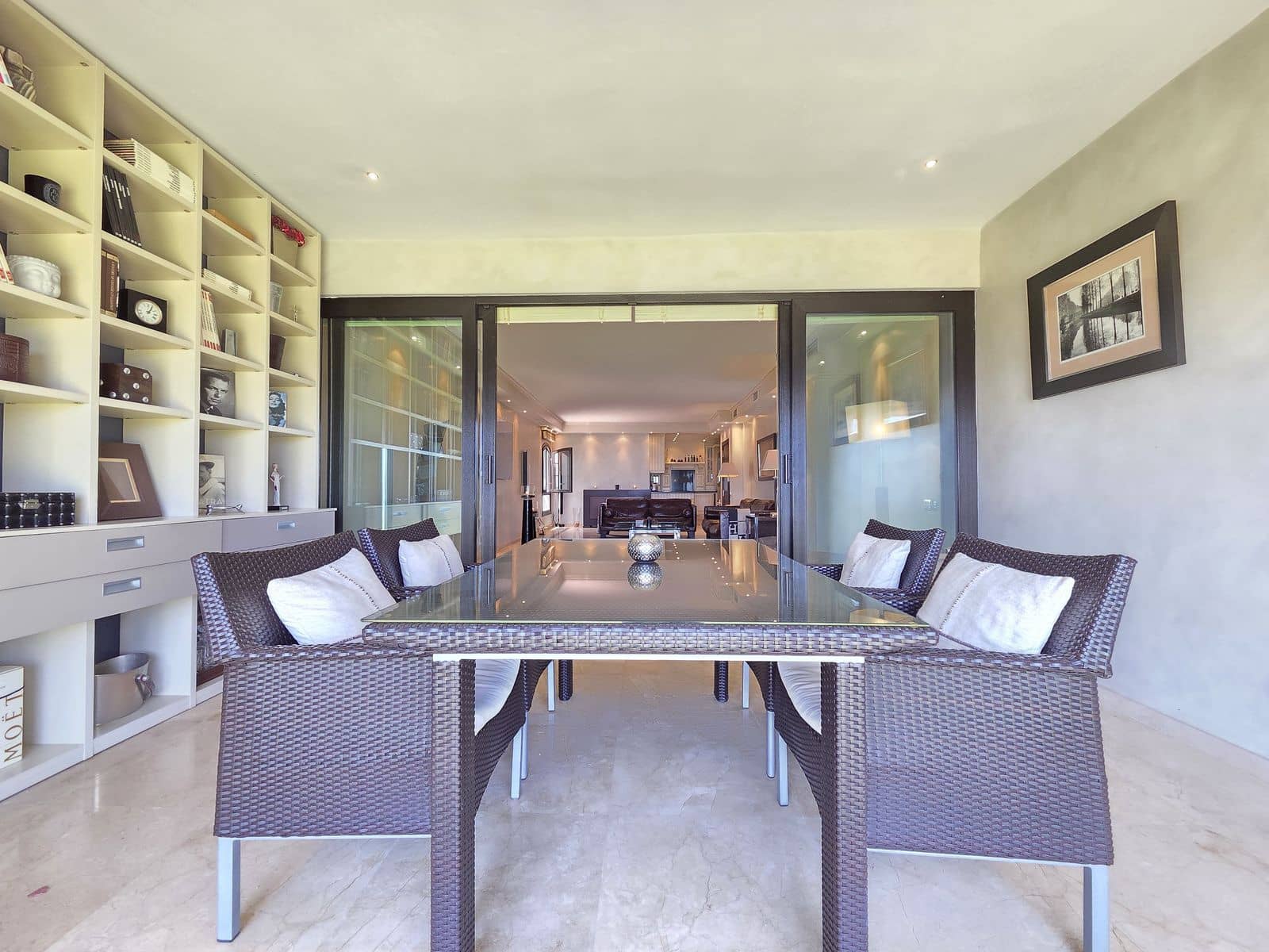 2 bedroom Apartment for sale in Puerto Banus - € 1,200,000 (Ref: 10020428)