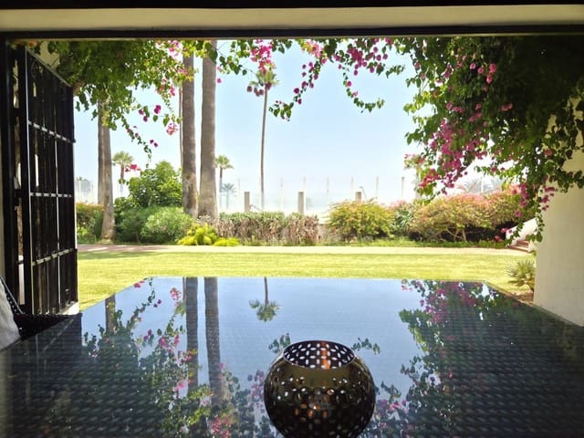 2 bedroom Apartment for sale in Puerto Banus, Marbella - € 1,200,000 (Ref: 10020428)