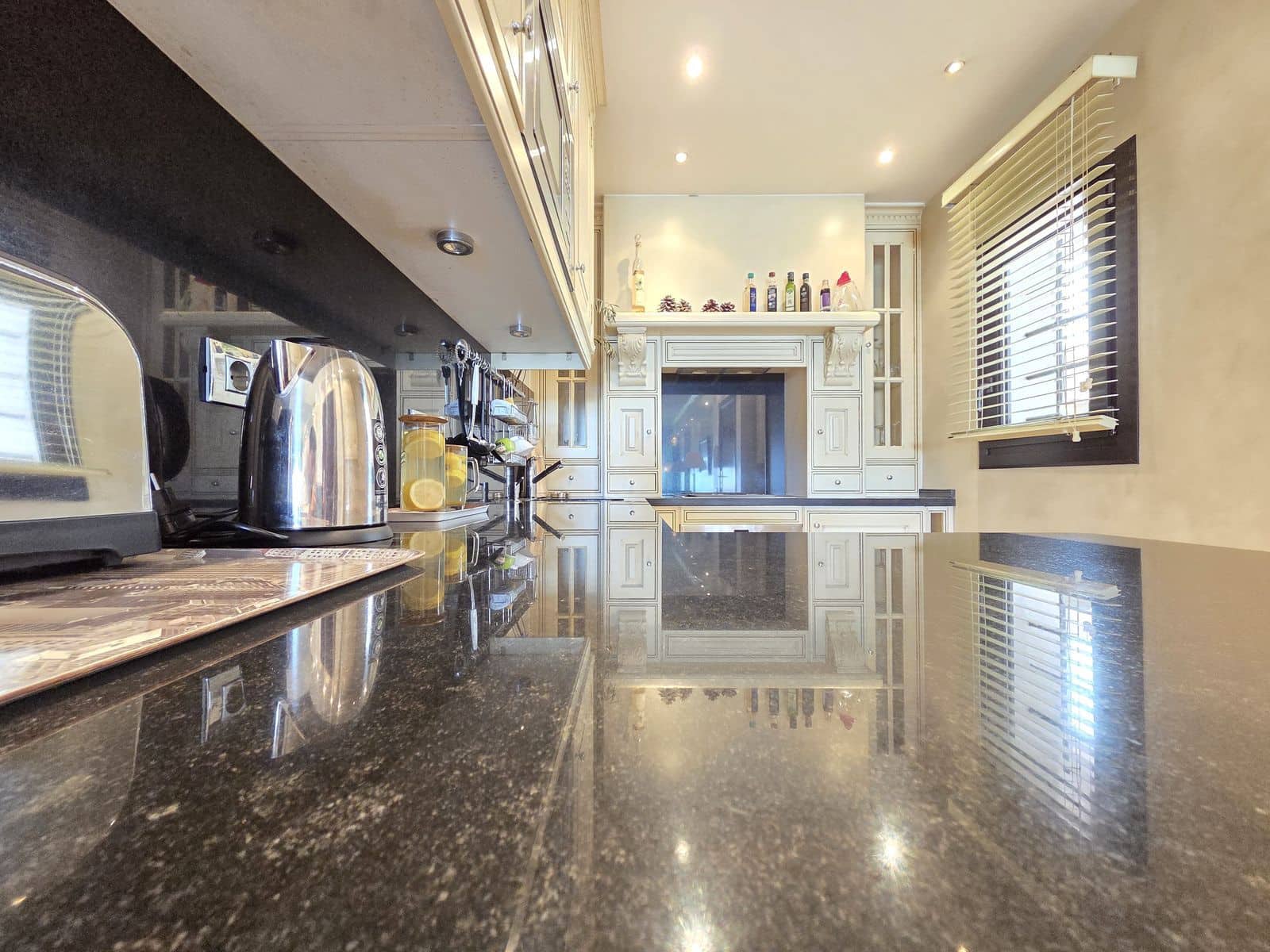 2 bedroom Apartment for sale in Puerto Banus - € 1,200,000 (Ref: 10020428)