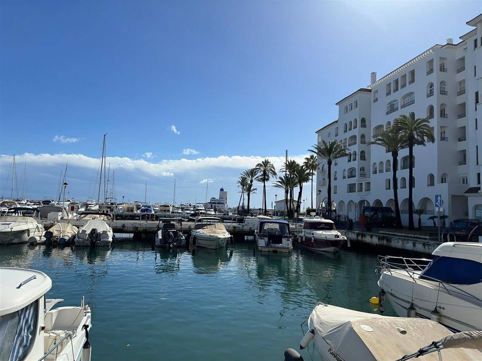 3 bedroom Apartment for sale in La Duquesa / Puerto de la Duquesa - € 320,000 (Ref: 10020429)