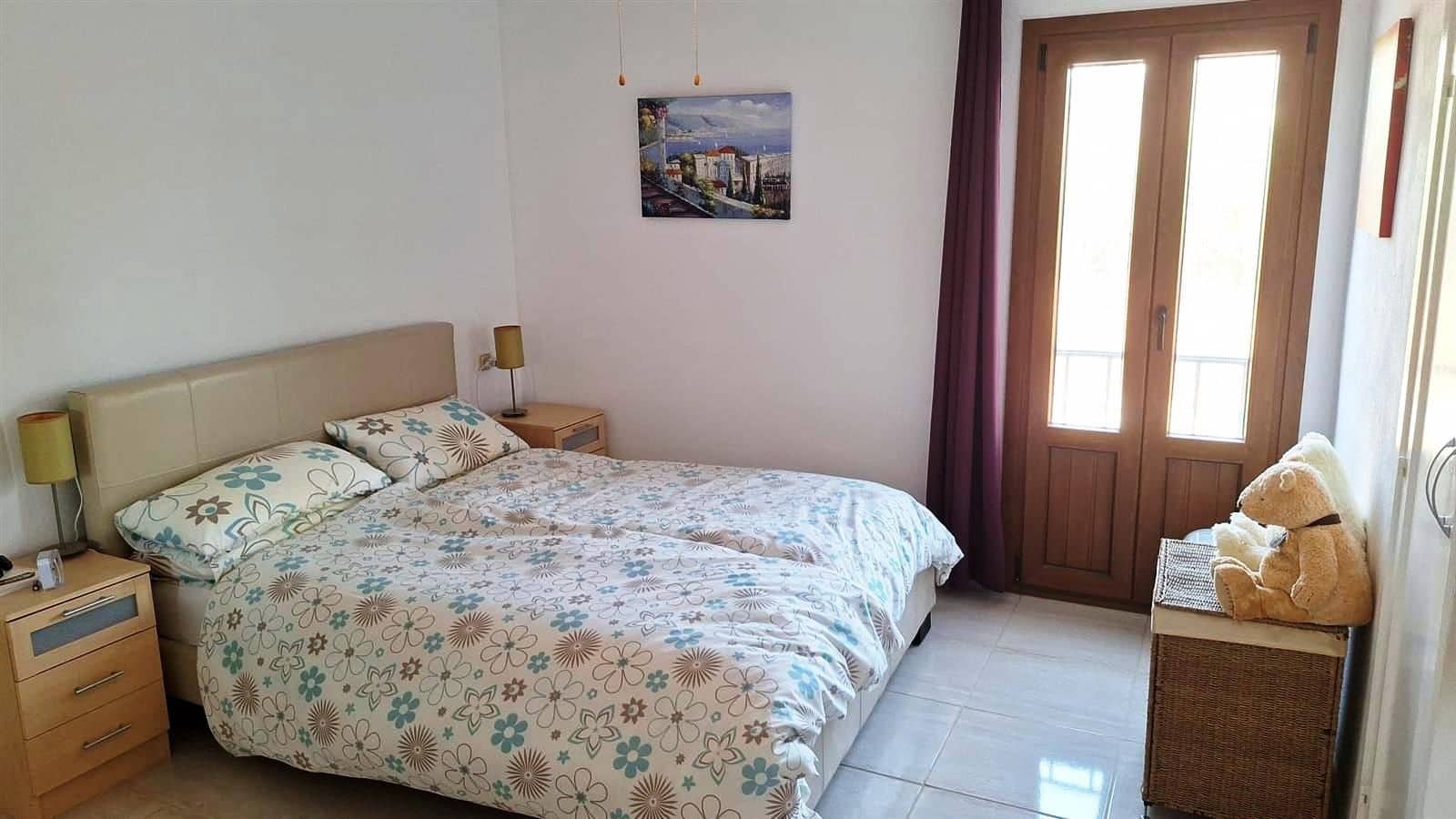 3 bedroom Apartment for sale in La Duquesa / Puerto de la Duquesa - € 320,000 (Ref: 10020429)