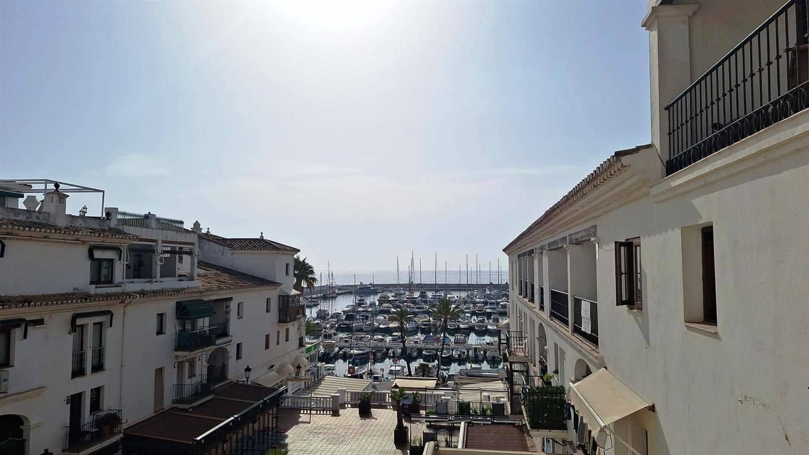 3 bedroom Apartment for sale in La Duquesa / Puerto de la Duquesa - € 320,000 (Ref: 10020429)