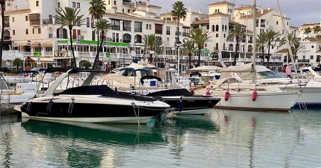 3 bedroom Apartment for sale in La Duquesa / Puerto de la Duquesa, Manilva - € 320,000 (Ref: 10020429)