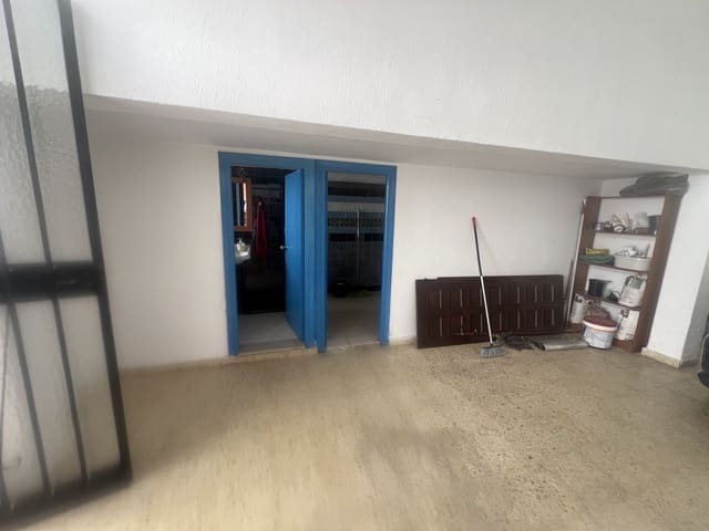 Pareado de 4 habitaciones en Estepona en venta - 699.000 € (Ref: 10020431)
