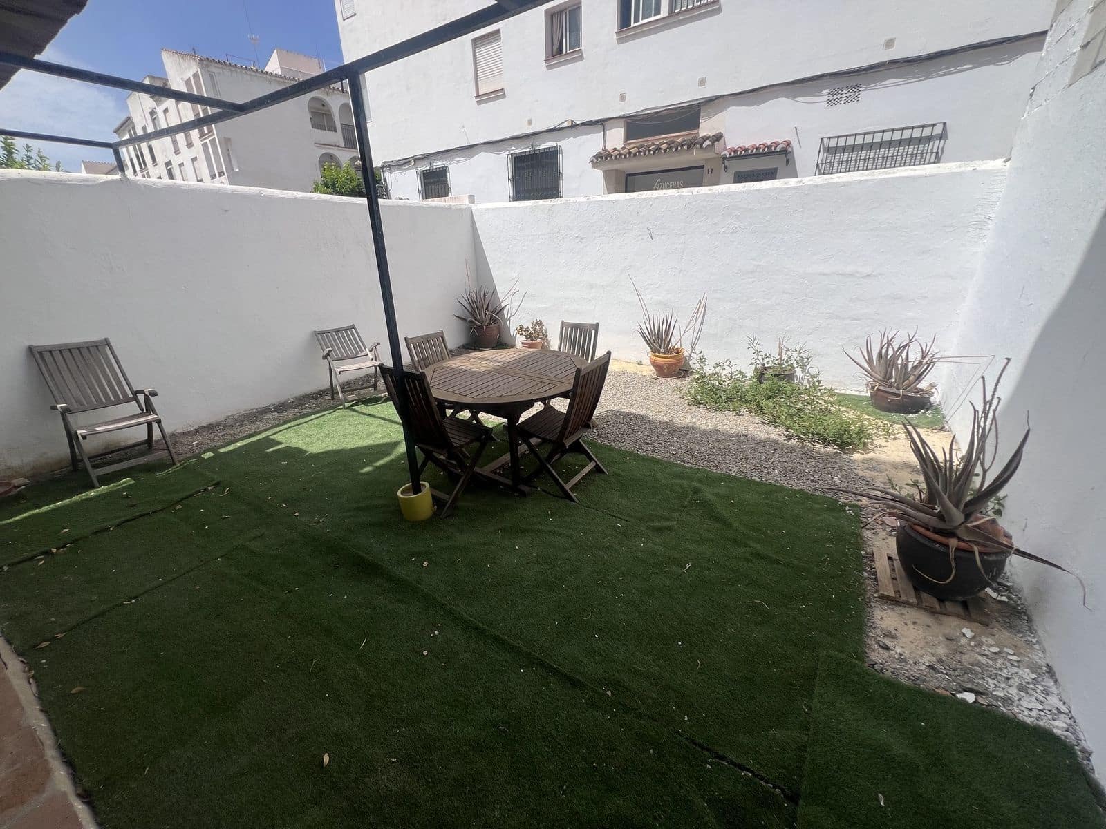 4 bedroom Semi-detached Villa for sale in Estepona - € 699,000 (Ref: 10020431)