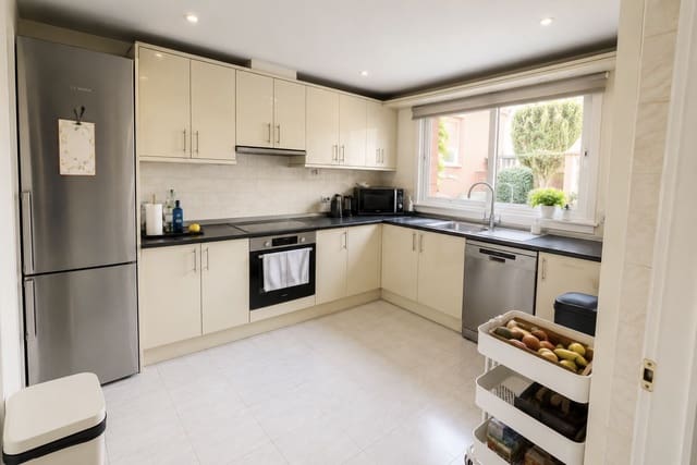 3 chambre Maison de Ville à vendre à Puerto Banus, Marbella - 540 000 € (Ref: 10020433)