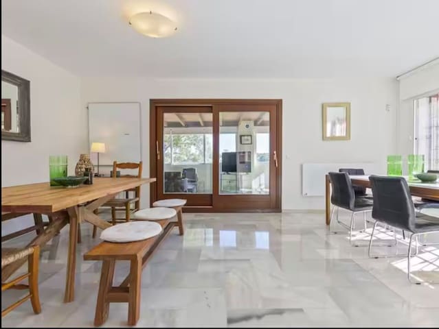 6 sovrum Villa till salu i Elviria, Marbella - 1 200 000 € (Ref: 10020434)
