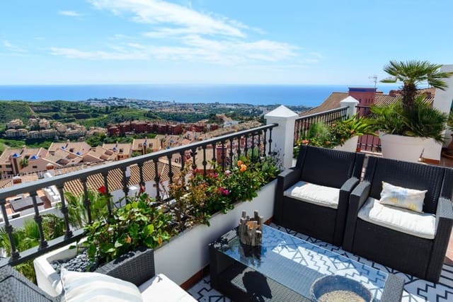 2 bedroom Penthouse for sale in Calahonda, Mijas - € 575,000 (Ref: 10020435)