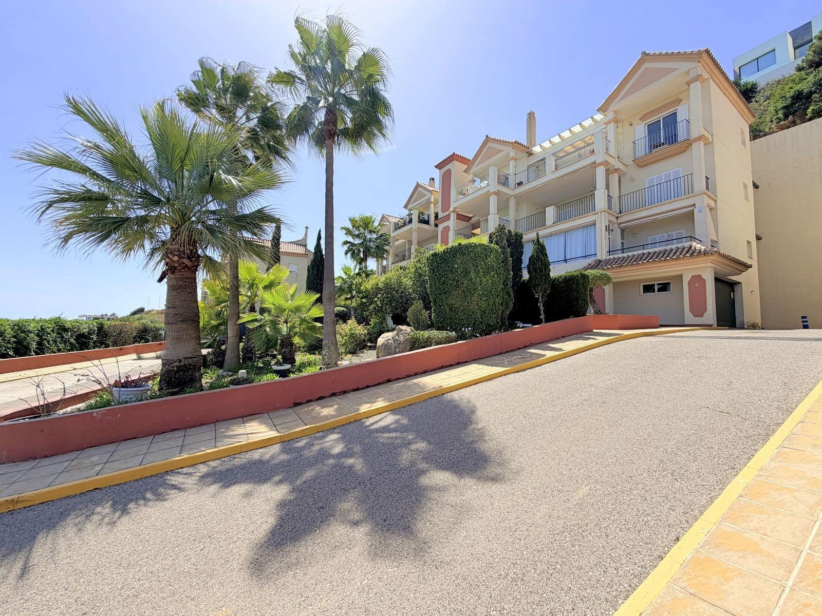 3 makuuhuone Kattohuoneisto myytävänä paikassa La Duquesa / Puerto de la Duquesa - 550 000 € (Ref: 10020436)