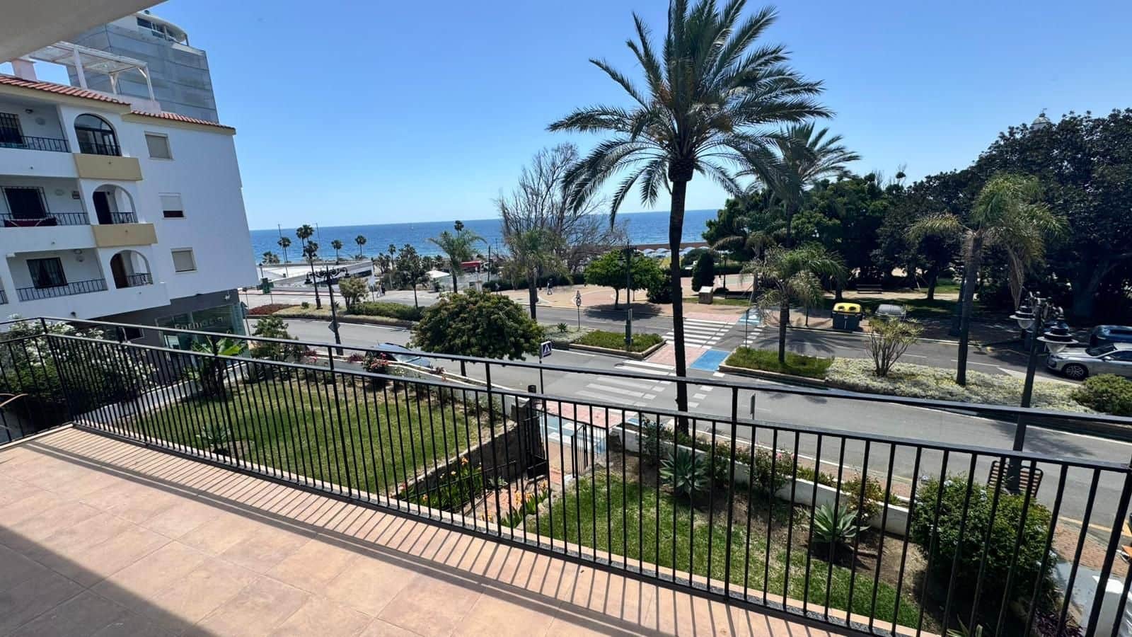 3 sovrum Lägenhet till salu i Estepona - 395 000 € (Ref: 10020437)