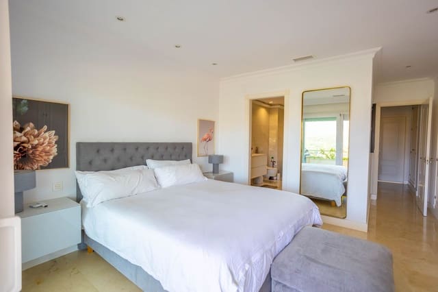 2 soverom Leilighet til salgs i Nueva Andalucia, Marbella - € 1 295 000 (Ref: 10020439)