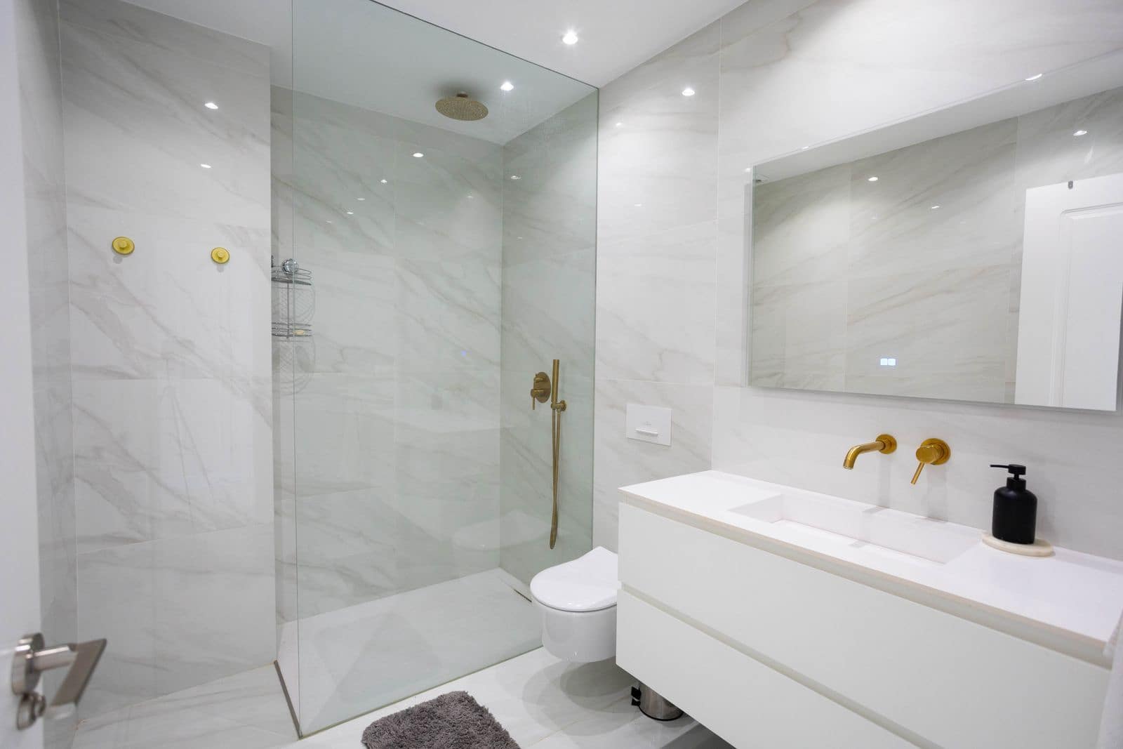 2 soverom Leilighet til salgs i Nueva Andalucia - € 1 295 000 (Ref: 10020439)