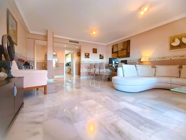 3 bedroom Apartment for sale in Estepona - € 589,000 (Ref: 10020442)