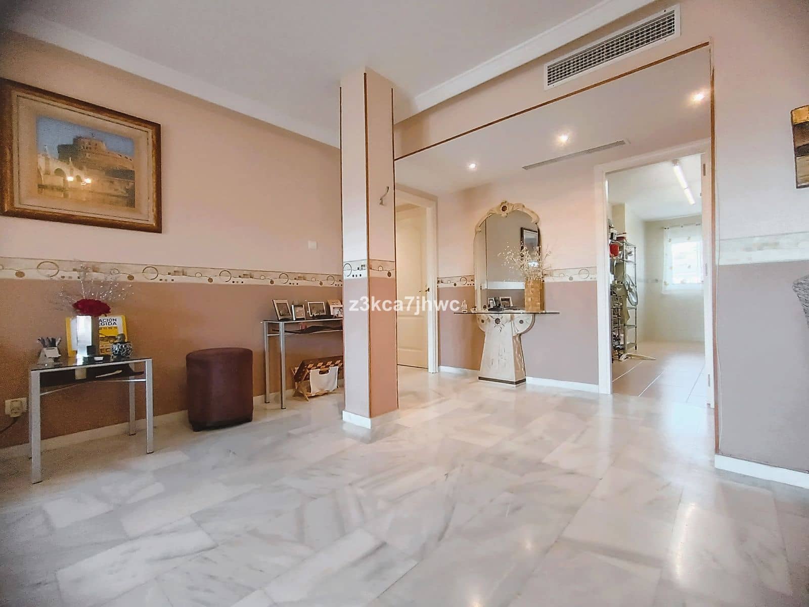 3 bedroom Apartment for sale in Estepona - € 589,000 (Ref: 10020442)