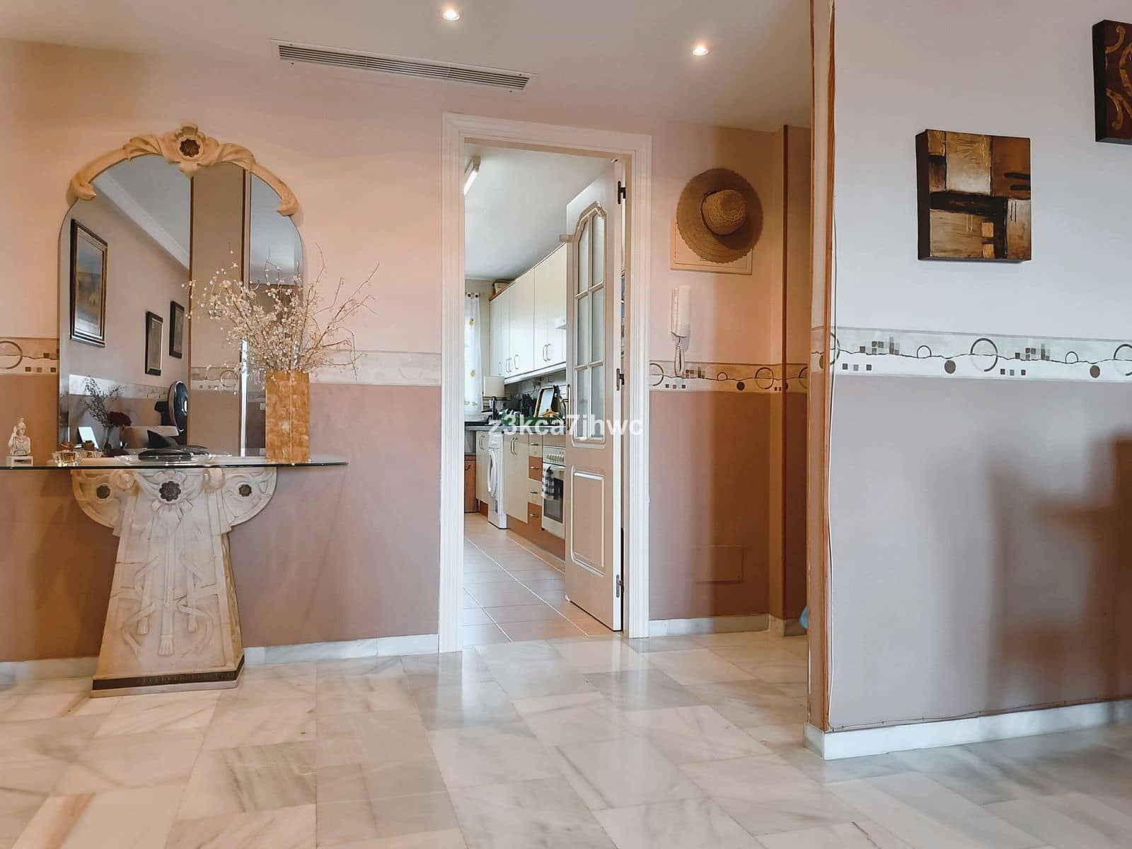 3 bedroom Apartment for sale in Estepona - € 589,000 (Ref: 10020442)