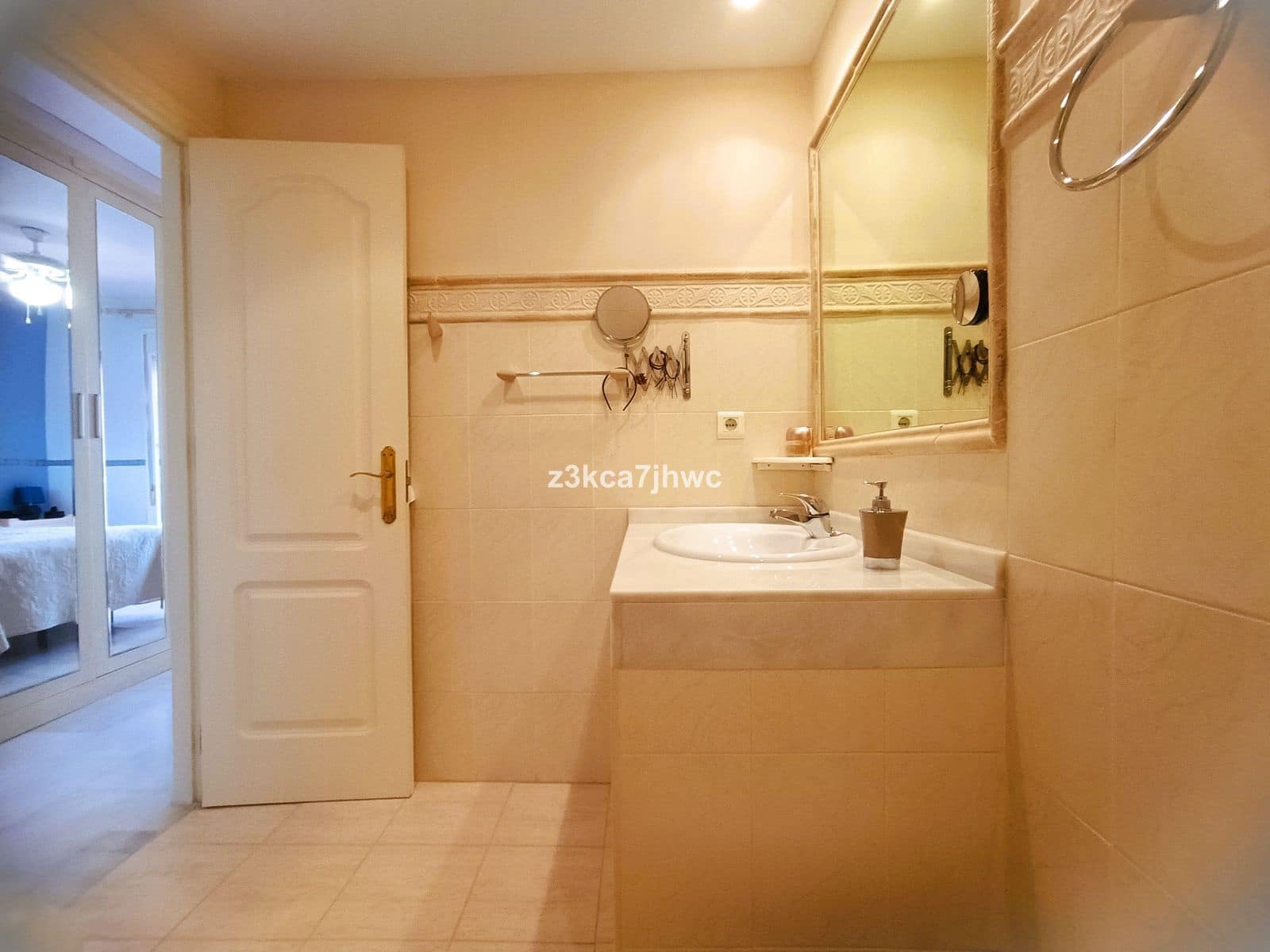 3 bedroom Apartment for sale in Estepona - € 589,000 (Ref: 10020442)