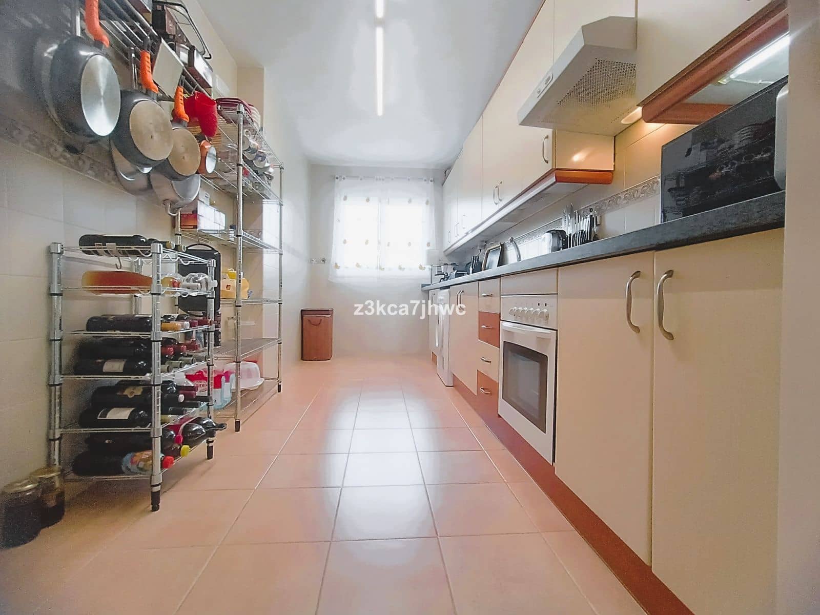 3 bedroom Apartment for sale in Estepona - € 589,000 (Ref: 10020442)