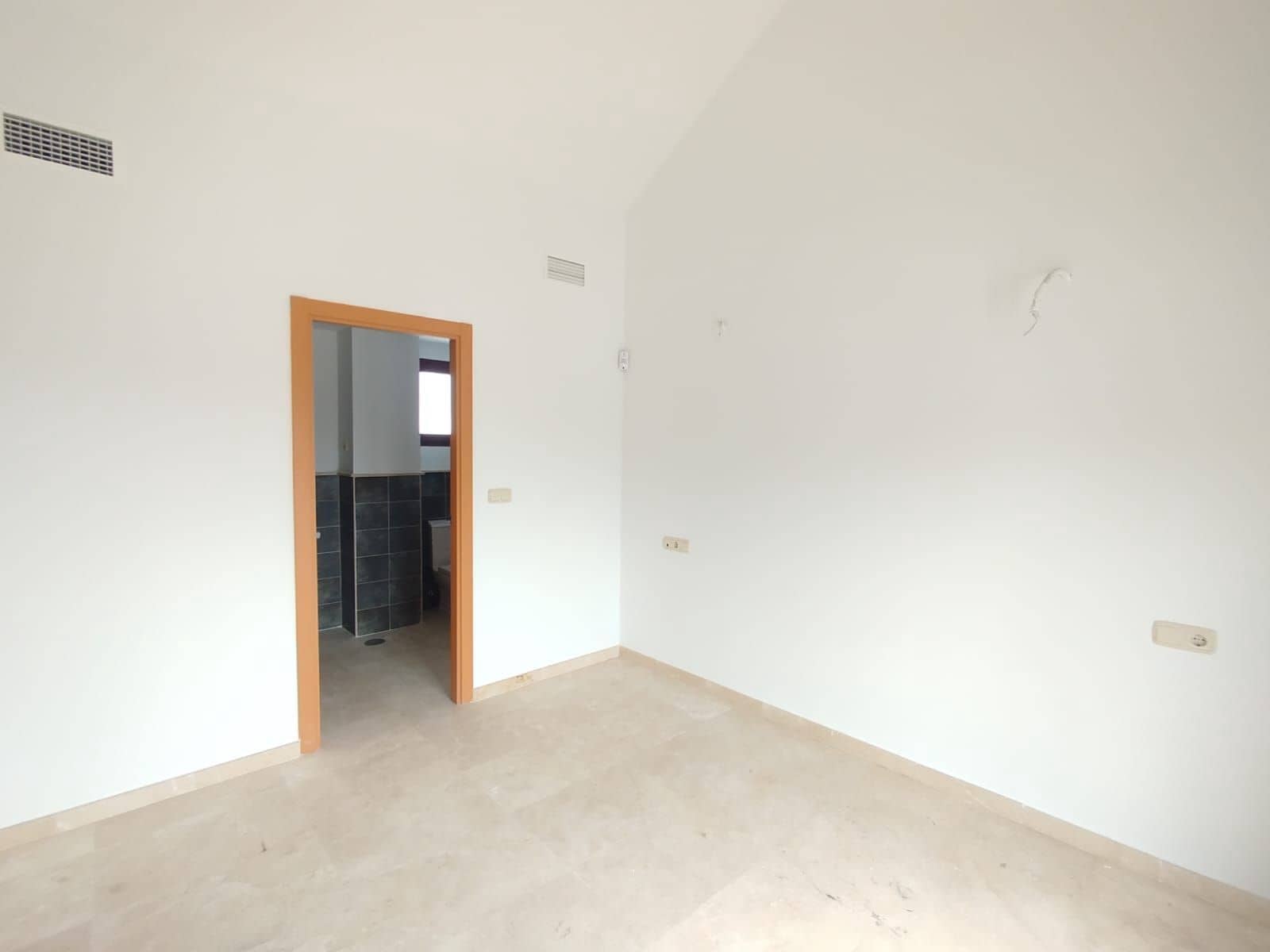 2 makuuhuone Omakotitalo myytävänä paikassa Casares - 369 000 € (Ref: 10020449)