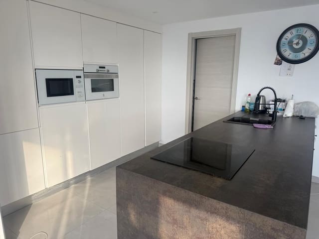 3 quarto Moradia Geminada para venda em Manilva - 580 000 € (Ref: 10020451)