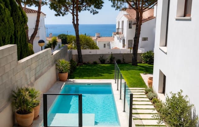 3 quarto Moradia Geminada para venda em Manilva - 580 000 € (Ref: 10020451)