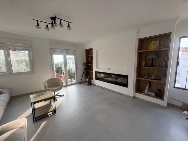 3 quarto Moradia Geminada para venda em Manilva - 580 000 € (Ref: 10020451)