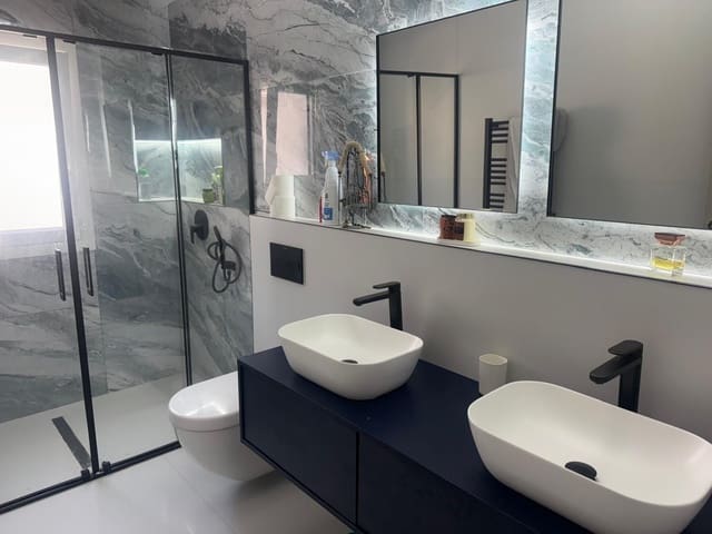 3 quarto Moradia Geminada para venda em Manilva - 580 000 € (Ref: 10020451)