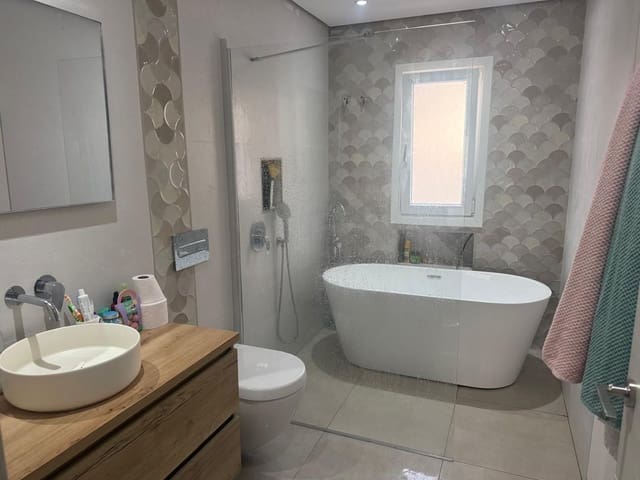 3 quarto Moradia Geminada para venda em Manilva - 580 000 € (Ref: 10020451)