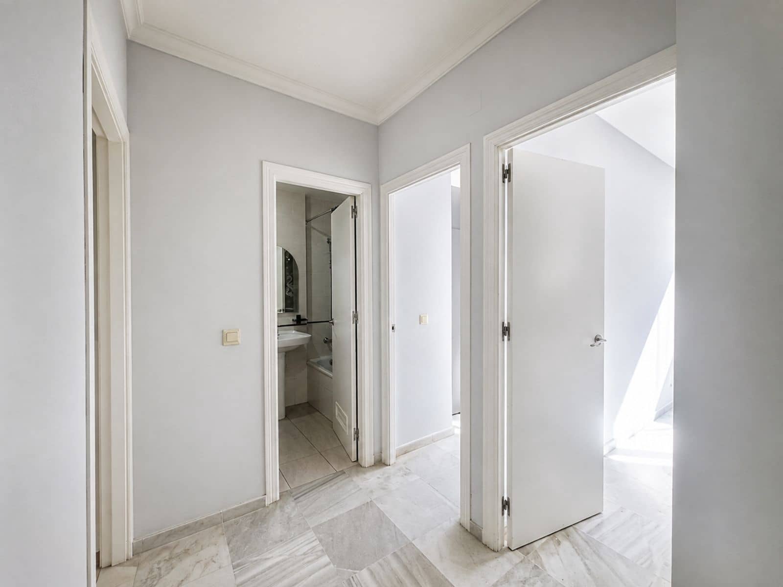 4 slaapkamer Appartement te koop in Marbella - € 425.000 (Ref: 10020452)